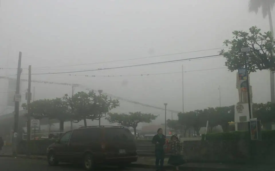 Inicio de semana frío con viento de norte, niebla y llovizna en Veracruz