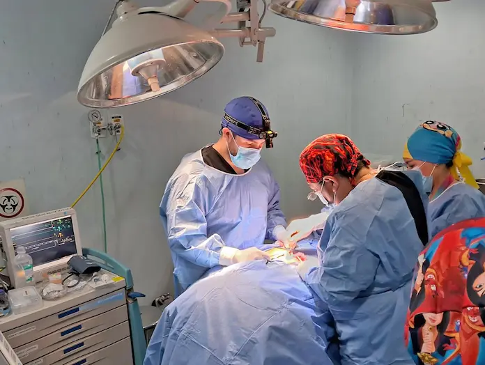 Reconstruyen Oreja Durante Jornada Quirúrgica Pediátrica en Hospital de Papantla del Programa IMSS-Bienestar