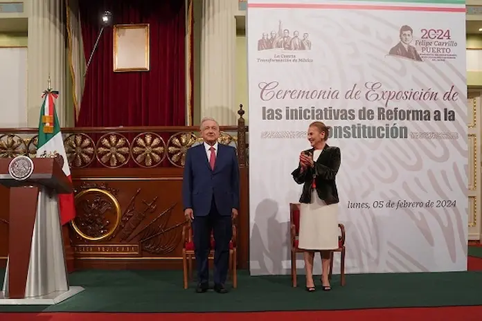AMLO presentó al Congreso 20 reformas constitucionales