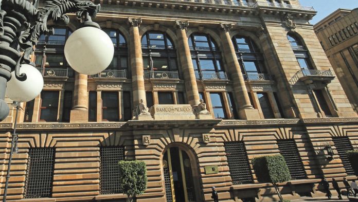 Banxico no mueve su tasa de interés; la mantiene en 11.25%
