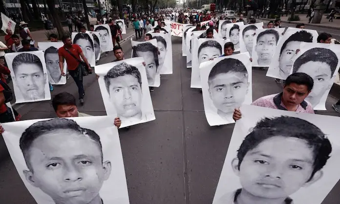Dictan auto de formal prisión para los ocho militares implicados en el caso Ayotzinapa