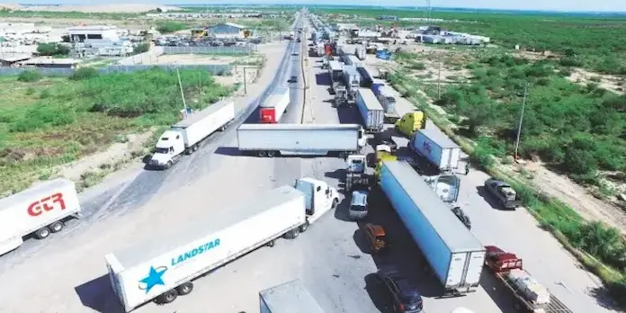Persisten fallas en aduana de Nuevo Laredo; estiman pérdidas millonarias