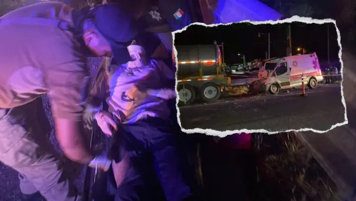 Ambulancia se impacta con tráiler sobre la autopista Cosoleacaque-Nuevo Teapa; paciente pierde la vida