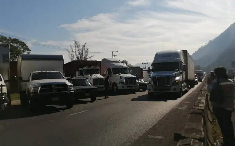“Todo mundo vemos a los malandros, a la gente armada en carreteras menos las autoridades”: AMOTAC Orizaba