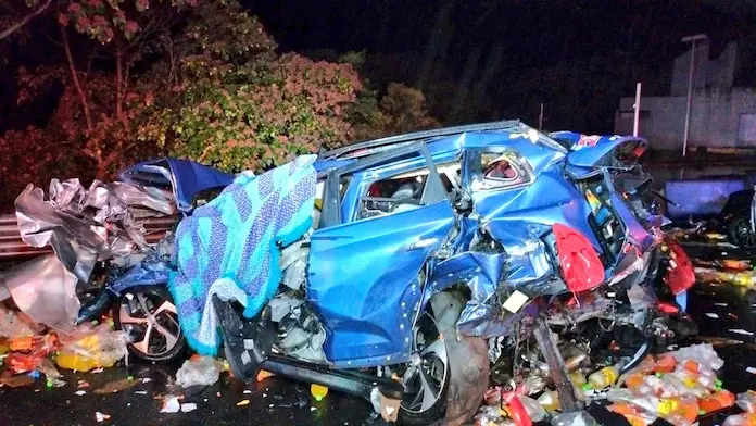 Accidente sobre la carretera México-Tuxpan deja 22 heridos y 5 muertos