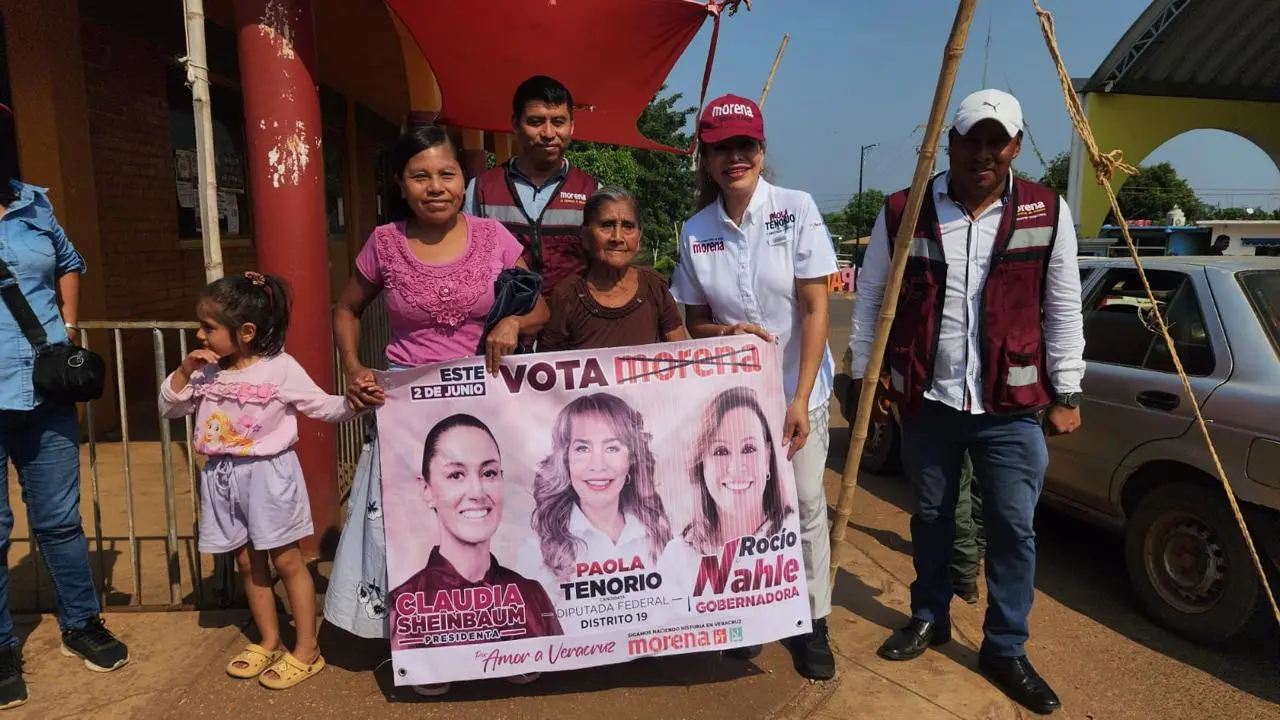 RECIBEN A PAOLA TENORIO CON MUCHO CARIÑO EN LA SIERRA