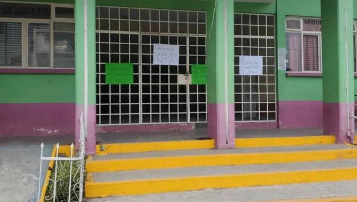 Ante conflicto laboral, cierran Palacio de Atzacan