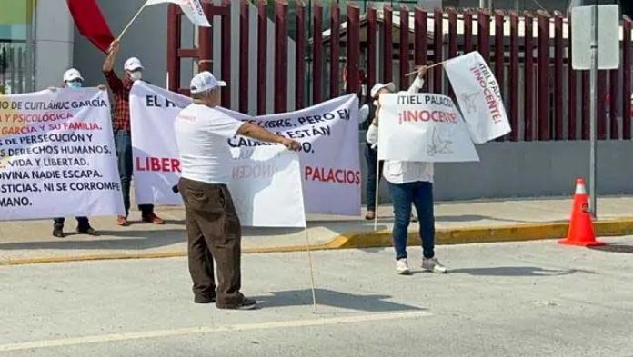Familiares de Ithiel «N» alias «Compa Playa» se manifiestan frente al Poder Judicial Federal