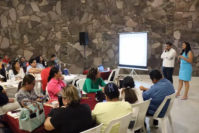 Culmina curso a docentes de centros escolares del municipio de San Andrés Tuxtla
