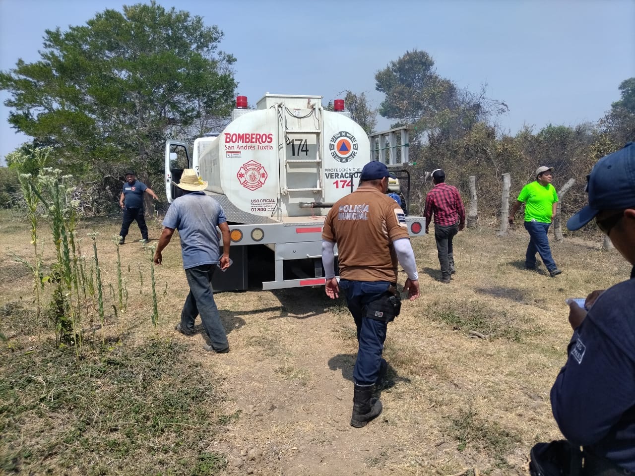 Ayuntamiento de Santiago Tuxtla hace un llamado a evitar quema de basura y pastizales