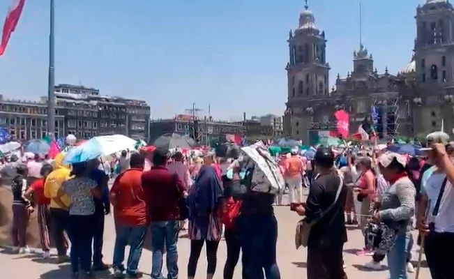 Nos rebasó la ‘Marea Rosa’, dice vocero de la CNTE