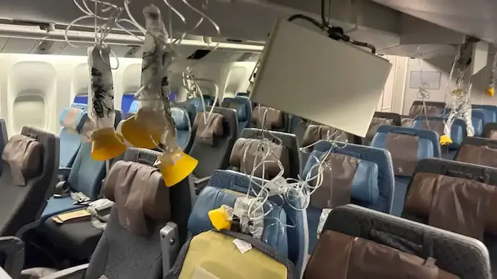 Un muerto y más de 30 heridos tras graves turbulencias en un vuelo Boeing 777 de Singapur a Londres