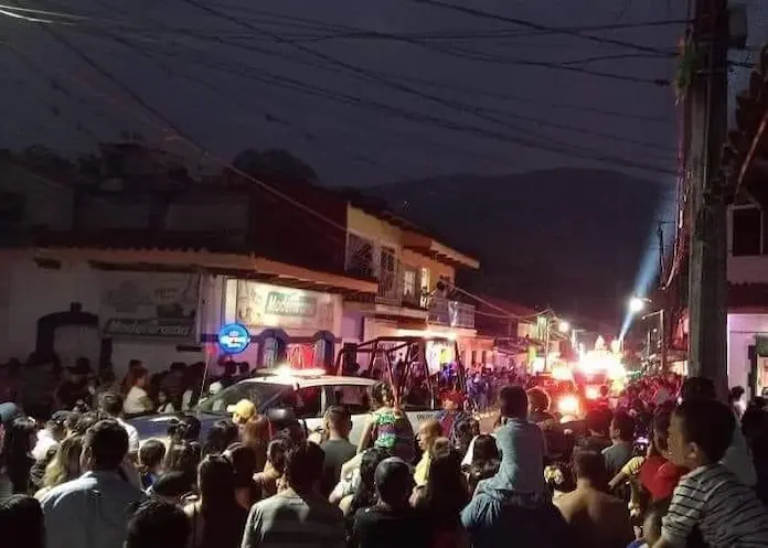 Balacera en Carnaval de Jalcomulco deja a una mujer sin vida