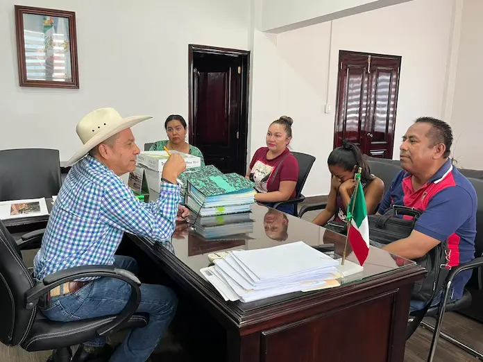 Gobierno de Catemaco brinda atención ciudadana