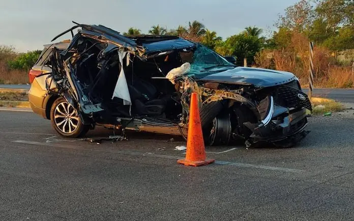 Joaquín “Huacho” Díaz, candidato a la gubernatura de Yucatán, sufre un accidente de auto