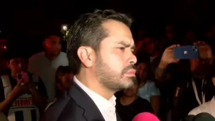 Familiares de víctima denuncian a Álvarez Máynez por desplome de escenario; “el PRI me quiere fabricar un caso”, acusa el candidato