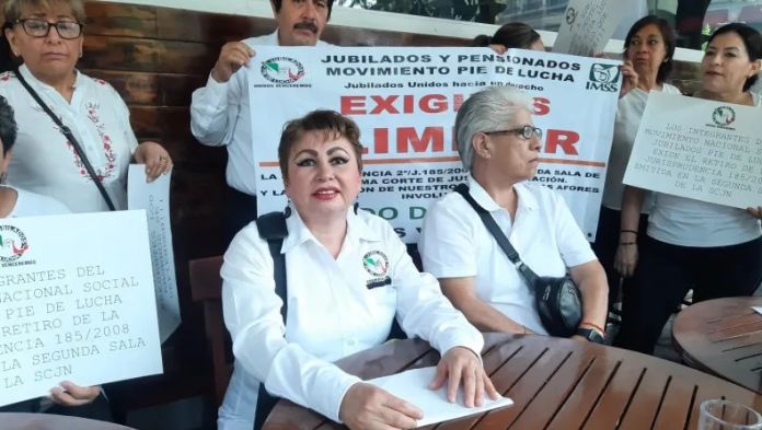 En Veracruz jubilados y pensionados del IMSS, exigen les devuelvan sus AFORES
