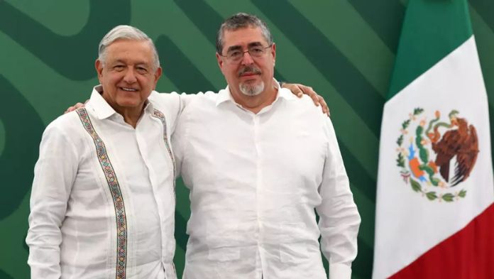 López Obrador y Arévalo se reunieron en la frontera de México con Guatemala