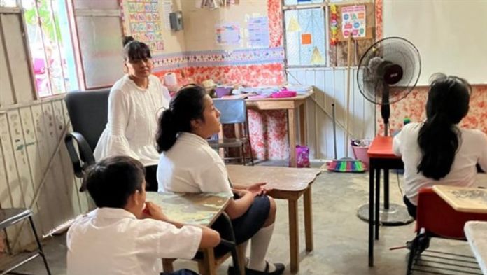 Por tercera ola de calor estudiantes en Veracruz asistirán solo 2 veces a la semana a clases