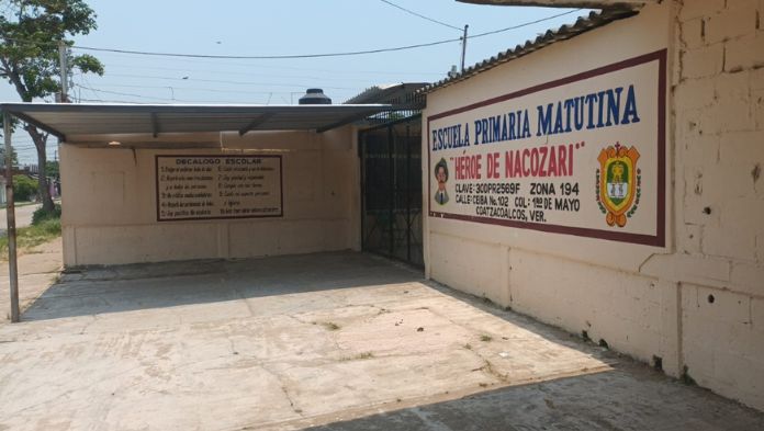 Regresa a clases escuela amenazada de extorsión en Coatza