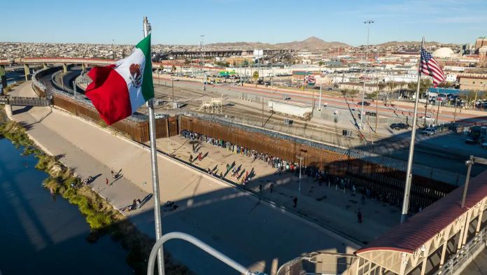 Aumentan un 58% los mexicanos que se fueron del país: INEGI