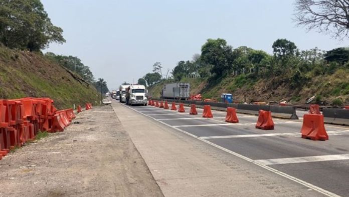 Persisten los asaltos en carreteras de Veracruz, deploran Amotac y Canacar