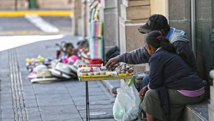 Informe del Coneval pone a Veracruz entre los 6 estados con más pobreza laboral