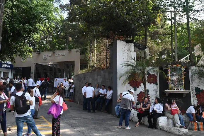 Trabajadores de vectores de Veracruz inician paro de brazos caídos