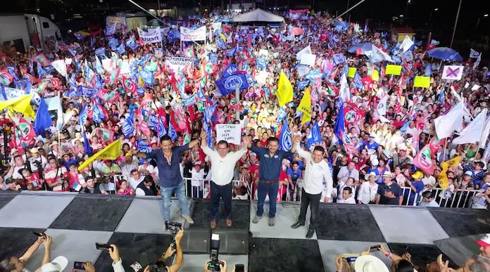 Con el apoyo de miles de ciudadanos, cierra Pepe Yunes campaña regional en la zona centro