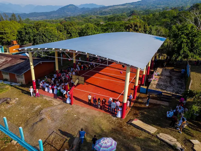 Inauguran domo en primaria de Sontecomapan