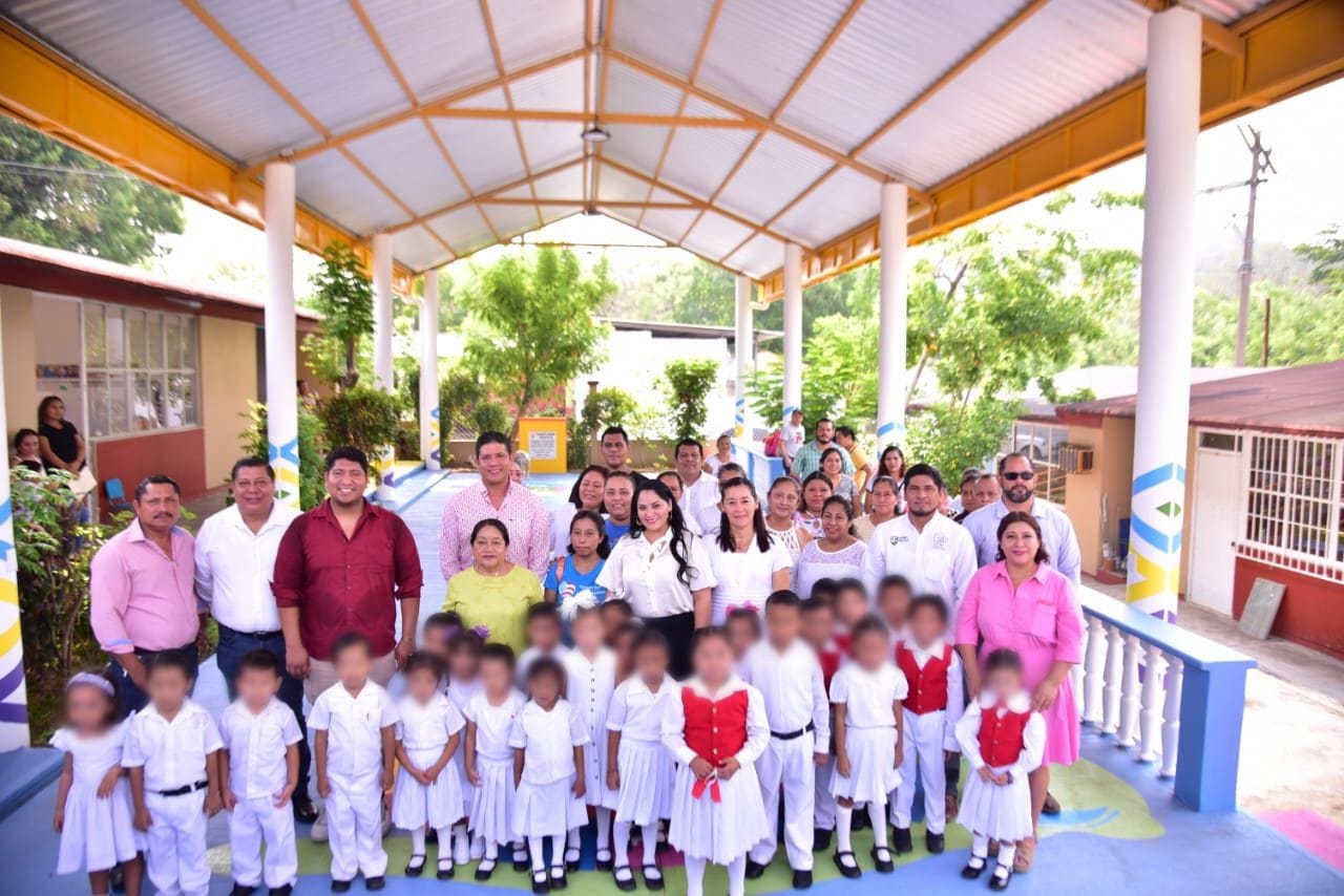 Inaguración del domo del Jardín de Niños «Luz María Gómez Castellanos»