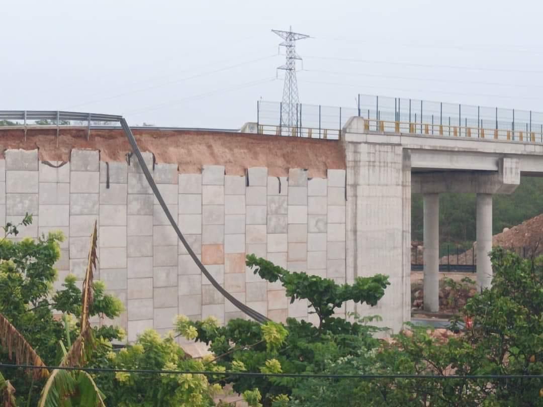 Cae parte de un puente del Tren Maya, en Maxcanú