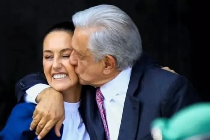 AMLO y Sheinbaum acuerdan que se hagan consultas para las primeras reformas del ‘Plan C’