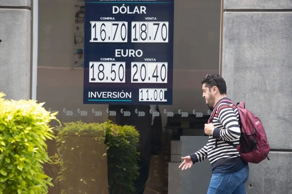 Peso cierra el primer semestre del año con descenso de 7.77%