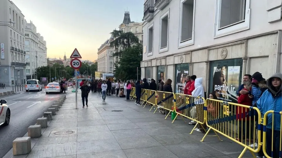 Protestan mexicanos en Madrid, gritan «fuera Morena»