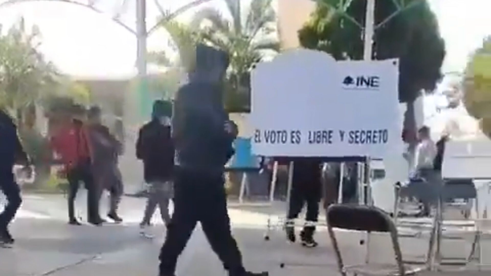 Sujetos armados roban paquetes electorales en Puebla