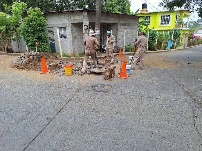 Brigadas de CMAPA atienden y dan mantenimiento a redes de agua y drenaje
