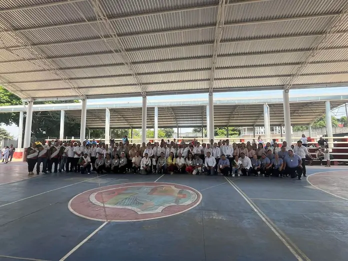Realizan en Catemaco la Demostración de Escoltas con la participación de docentes y padres de familia