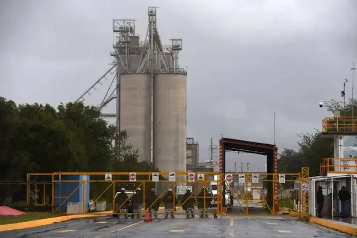 Clausuran una de las plantas de Granjas Carroll en Totalco