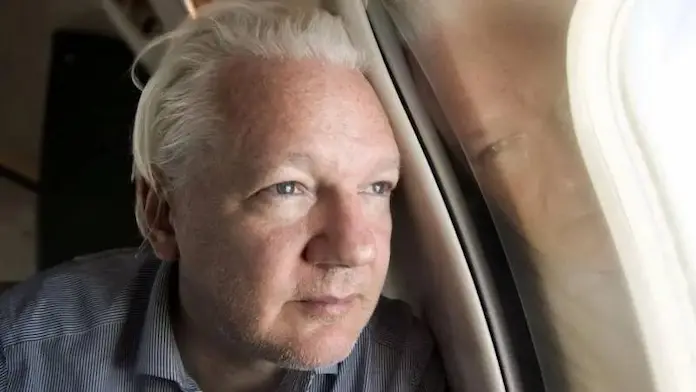 Julian Assange, fundador de Wikileaks, sale en libertad tras pasar 5 años en una prisión británica