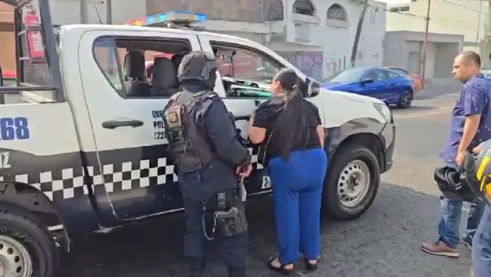 Investigan a policías que dispararon a 2 mujeres en Veracruz