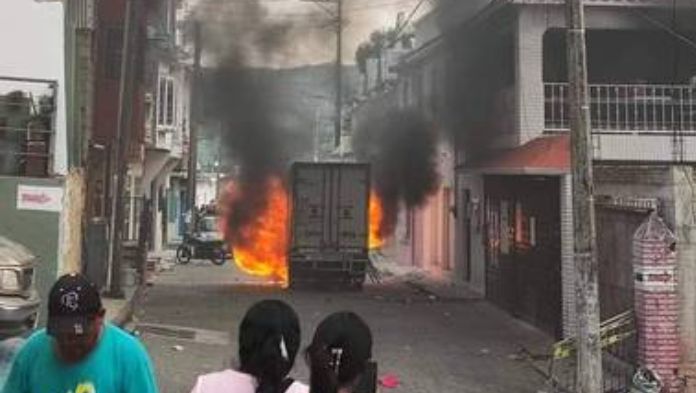 Incendian paquetes electorales en San Fernando, Chiapas