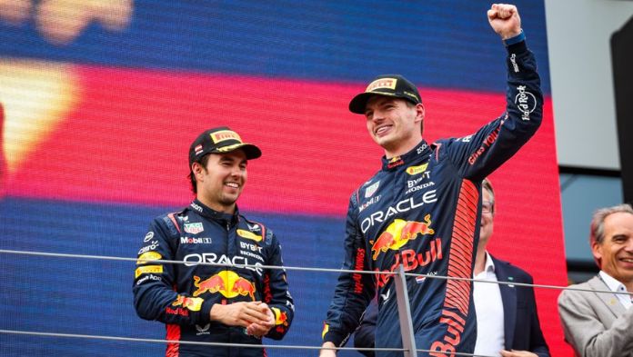 Campeón de la F1 critica a Checo Pérez en Red Bull