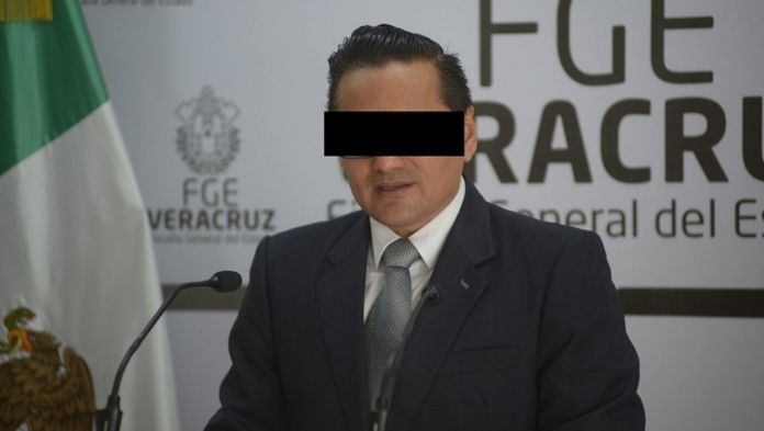 Ex fiscal de Veracruz es inhabilitado por un año en el servicio público estatal
