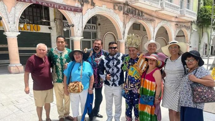 Revelan al rey de Carnaval de Veracruz de los 100 años
