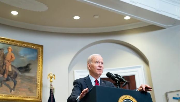 Biden lanza un plan para regularizar a migrantes casados con estadounidenses