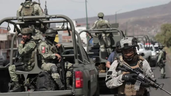 Emite EU 3 alertas de viaje a México