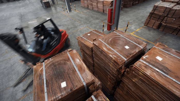 Cae 0.6% actividad económica de México en abril: Inegi