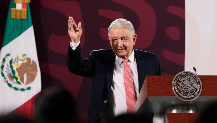 Si Sheinbaum me pide que yo ayude en algo, ayudo, la Patria es primero: López Obrador