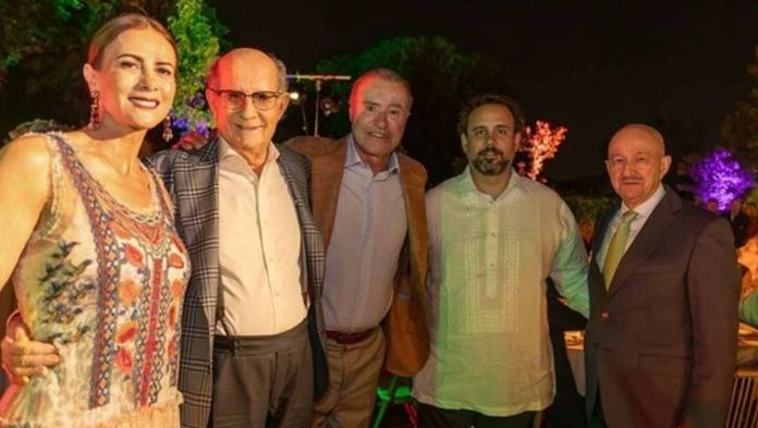 Salinas de Gortari reaparece en fiesta con embajador de México en España que fue nombrado por AMLO